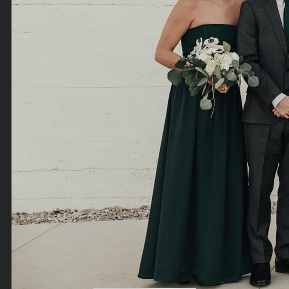 VERA WANG WHITE BRIDESMAID DRESS IN EMERALD